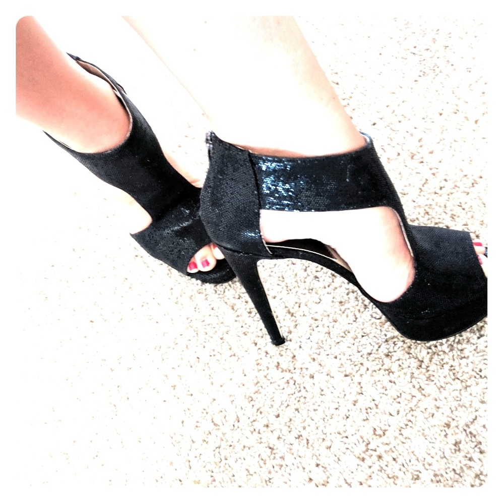 Michael Kors black sparkling heel